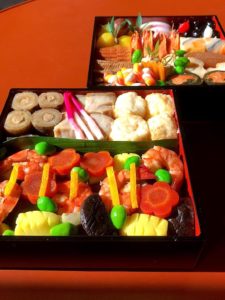 おせち料理　詰める？