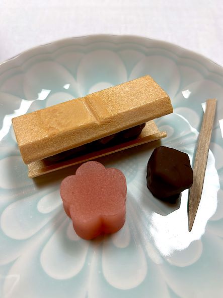 食彩がクロスオーバーしてます。